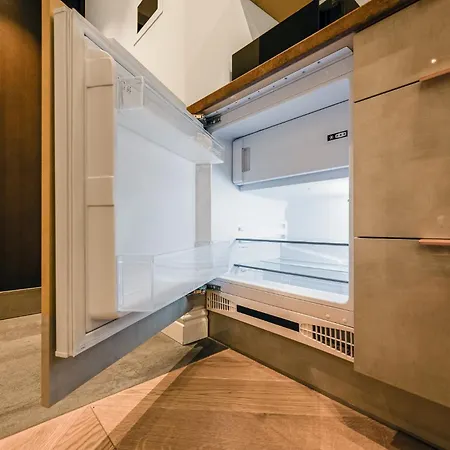 Elegant Premium With Balcony,